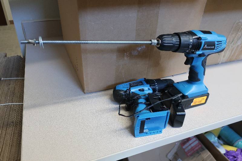 lot 129 image: TWO ALTOCRAFT DRILLS, ONE HAS NO BATTERY