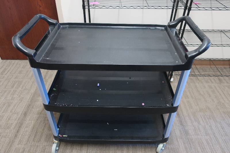 lot 113 image: WINCO BLACK CART