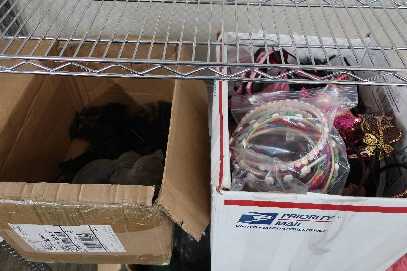 lot 516 image: 2 BOXES OF ASSORTED HEADBANDS