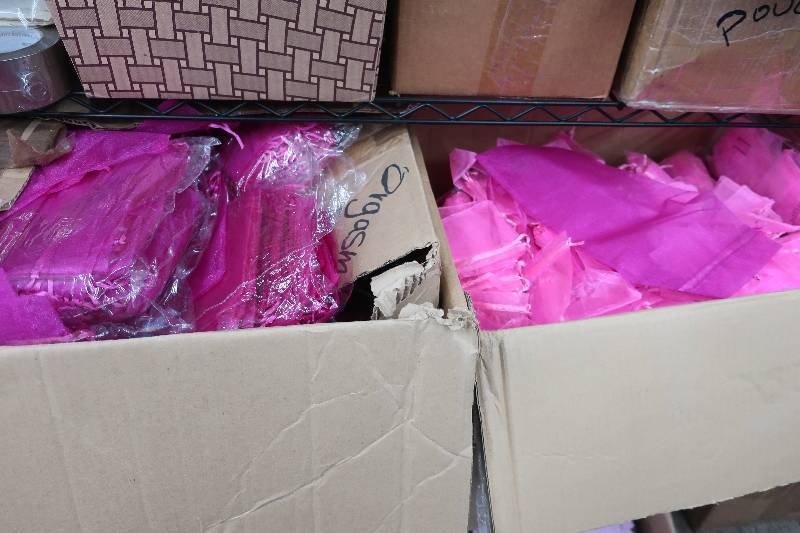 lot 521 image: 2 BOXES OF MESH BAGS