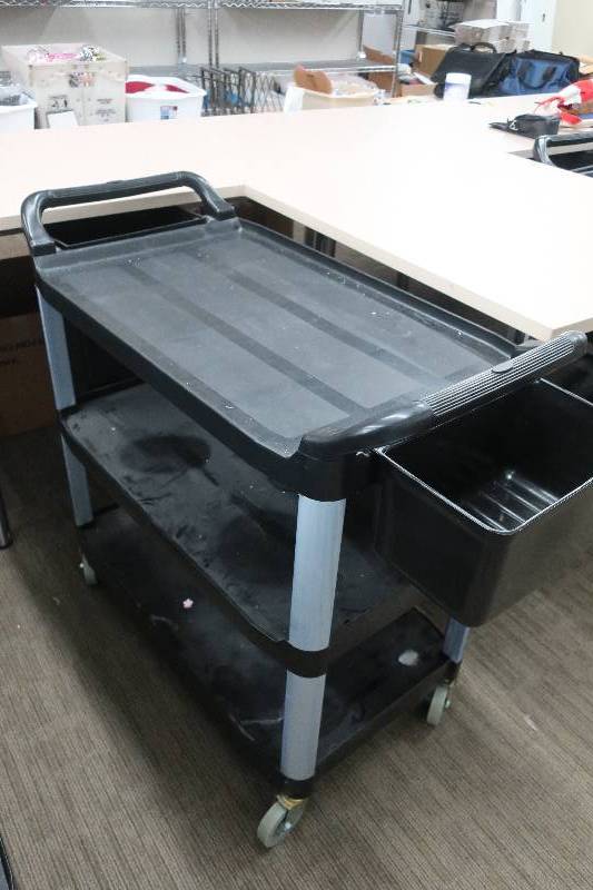 lot 532 image: ROLLING CART
