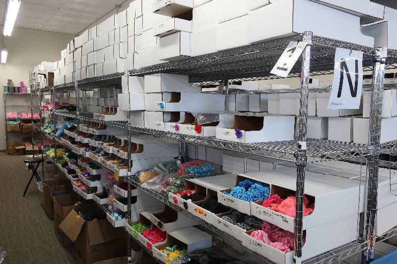 lot 581 image: NSF STRING OF SHELVES