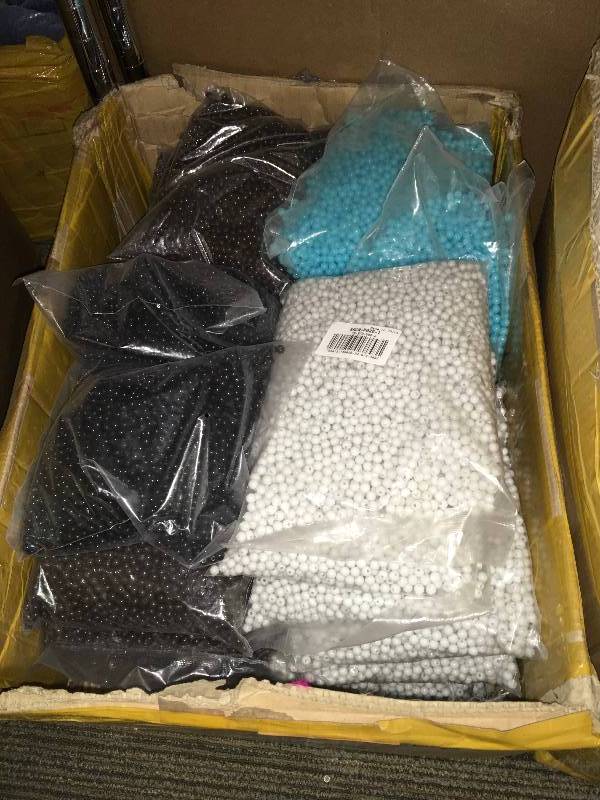 lot 50 image: BEADS