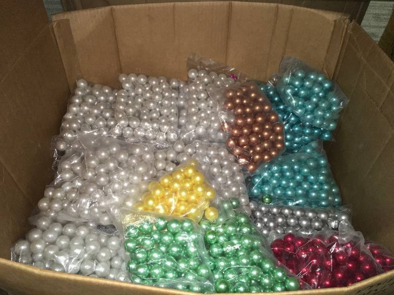 lot 52 image: BEADS