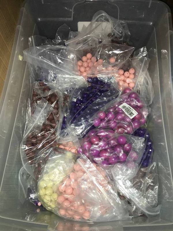 lot 57 image: BEADS