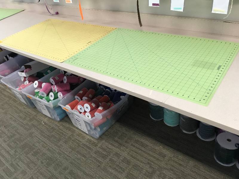 lot 122 image: SELF HEALING CUTTING MATS