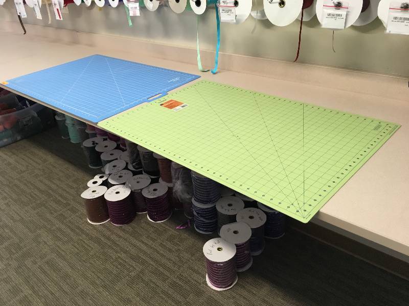lot 128 image: SELF HEALING CUTTING MATS