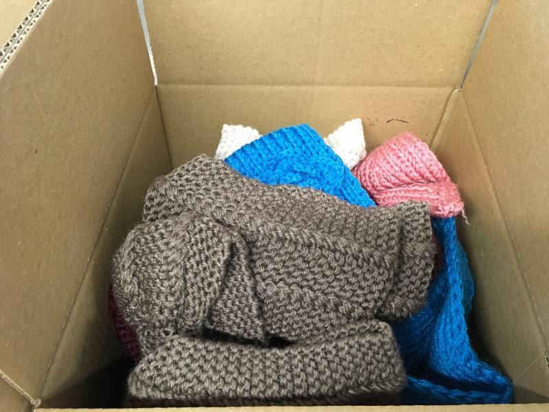 lot 190 image: KNITTED HEADWRAPS