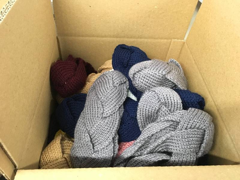 lot 193 image: KNITTED HEADWRAPS