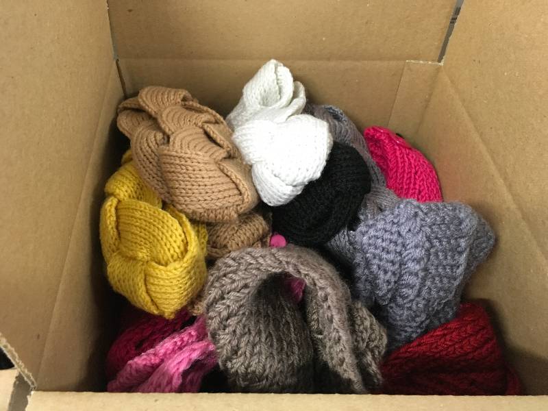 lot 194 image: KNITTED HEADWRAPS