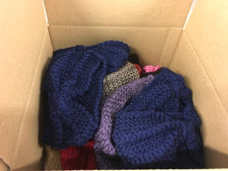 lot 195 image: KNITTED HEADWRAPS