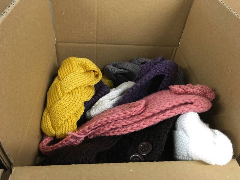lot 197 image: KNITTED HEADWRAPS