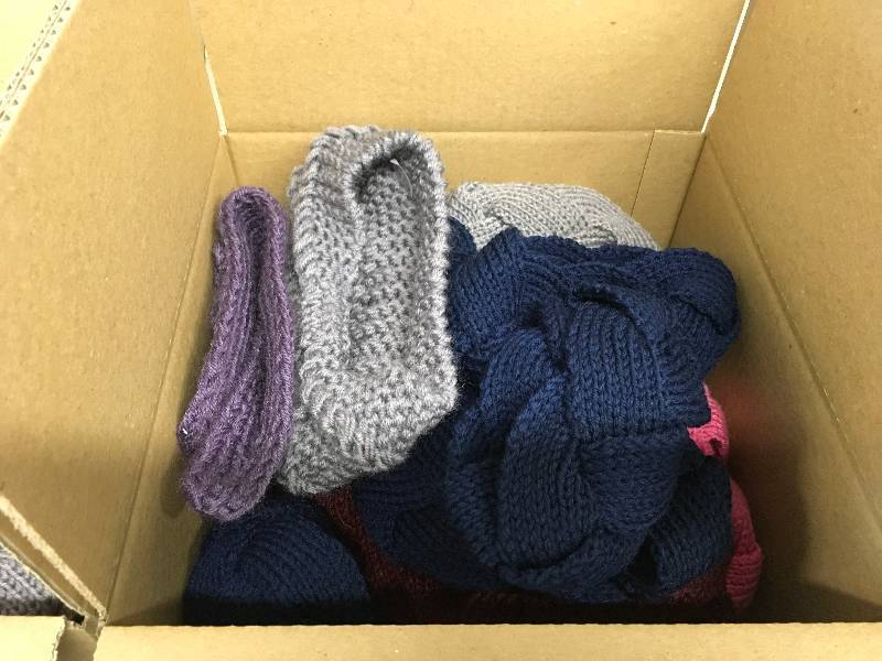 lot 200 image: KNITTED HEADWRAPS