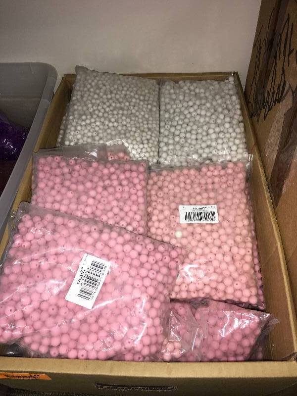 lot 228 image: BEADS