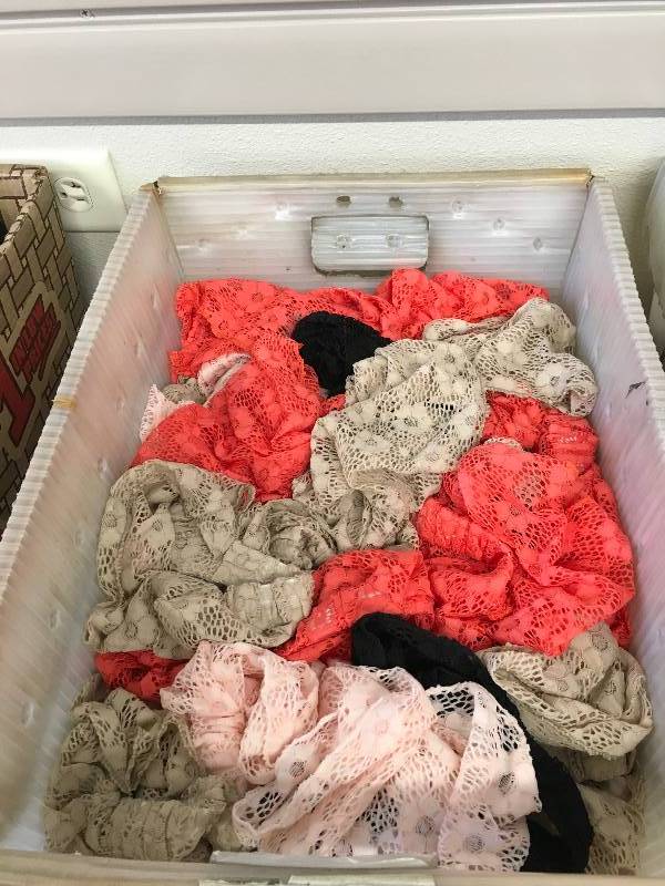 lot 314 image: LACE HEADWRAPS