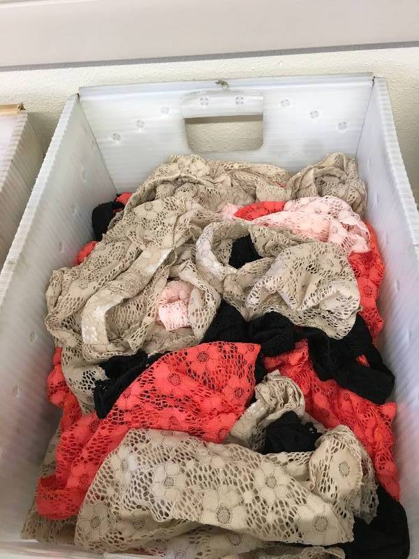 lot 315 image: LACE HEADWRAPS