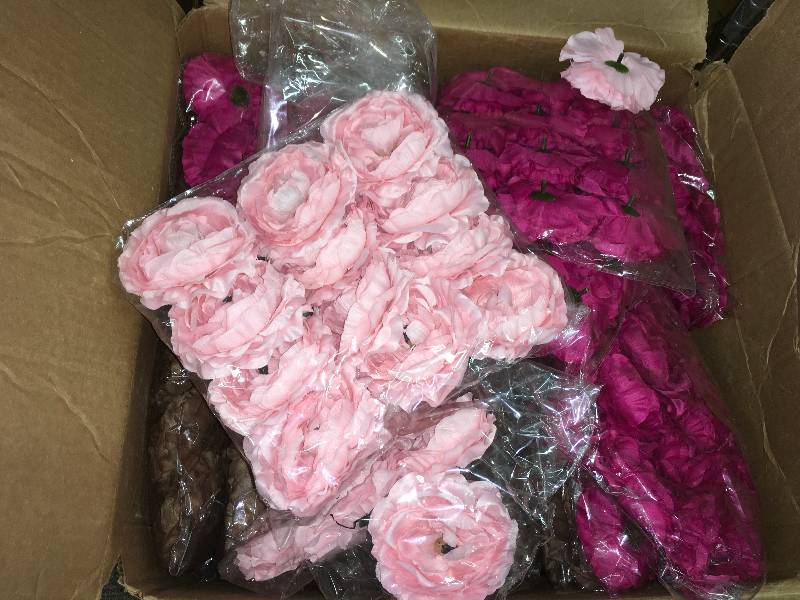 lot 351 image: FLOWERS, MIXED BOX