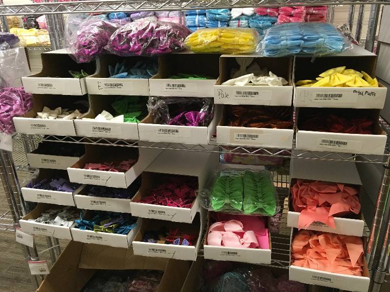 lot 360 image: MIX OF BOWS