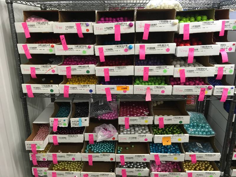 lot 476 image: BEADS