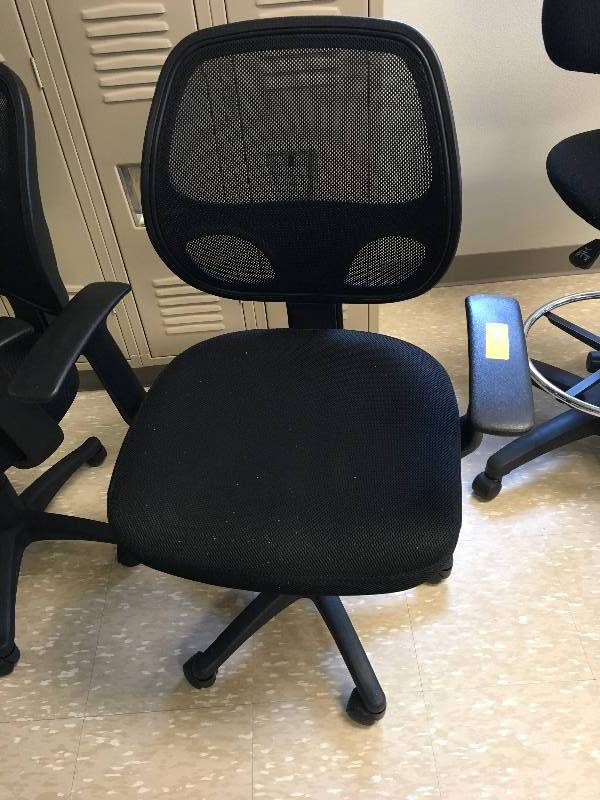 lot 293 image: BLACK OFFICE CHAIR