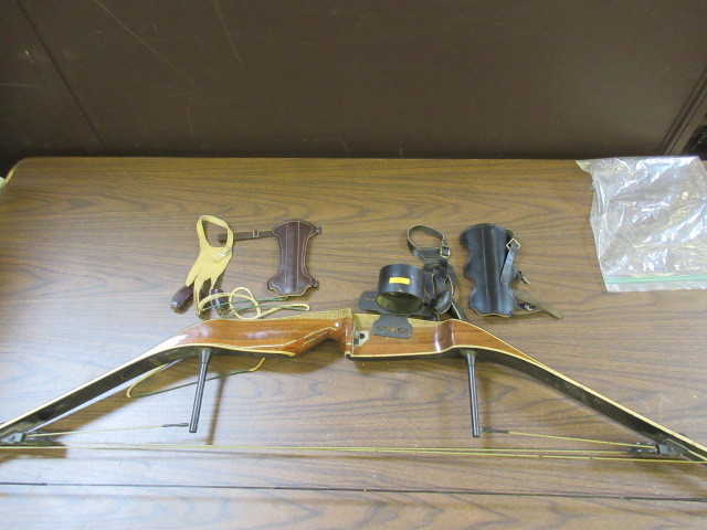 lot 308 image: BROWNING COMPOUND BOW AND FINGERARM GUARDS