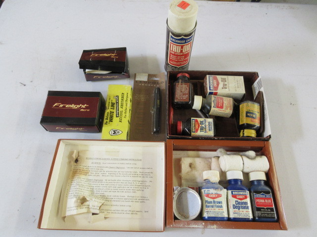 lot 318 image: GUN CLEANING SUPPLIES