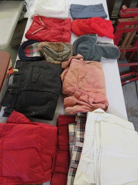 lot 326 image: ASSORTED CLOTHING AND HATS