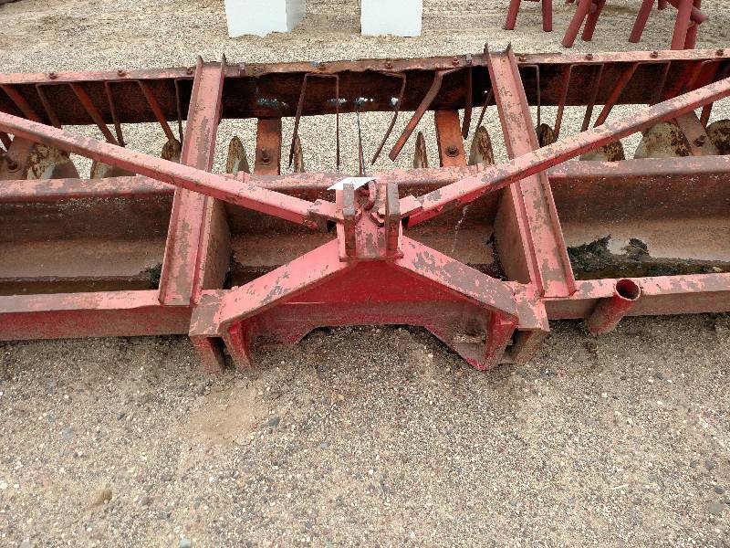 lot 207 image: 8 3 Point Disc...