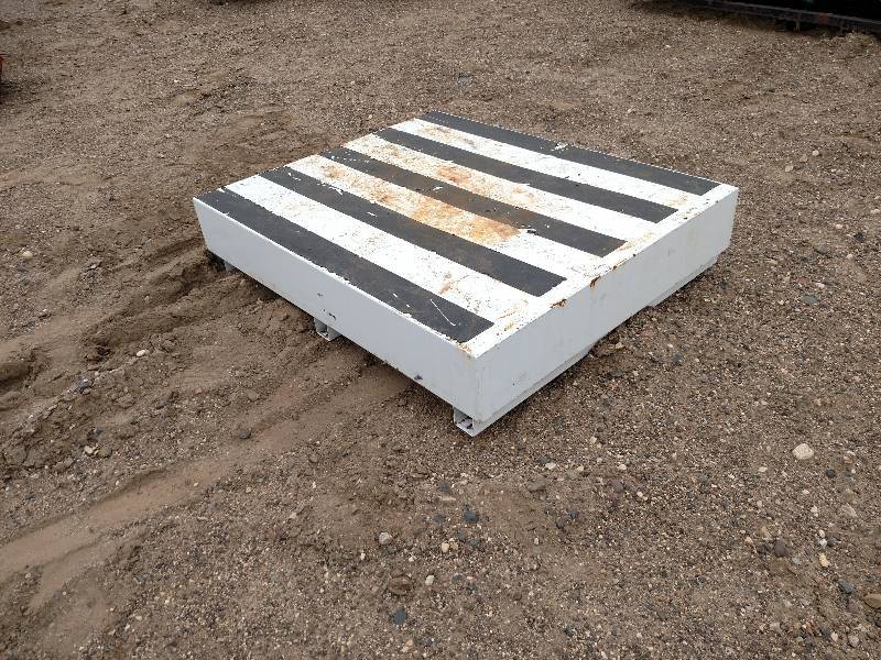 lot 211 image: Weather Guard Pack Rat Toolbox, 40 ...