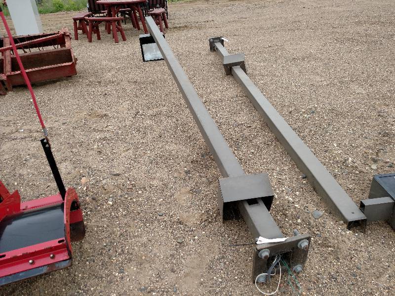 lot 221 image: 15 Light Pole...