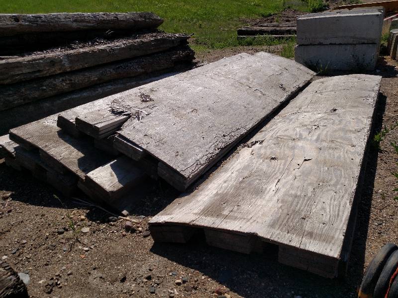 lot 257 image: Asstd Swamp Mats, Approx. 18 pcs....