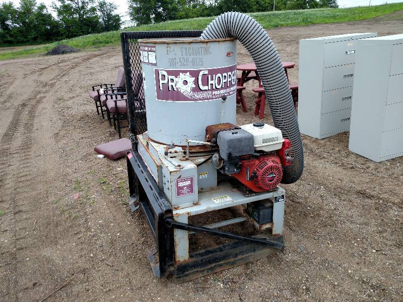lot 227 image: Pro Chopper Straw Blower