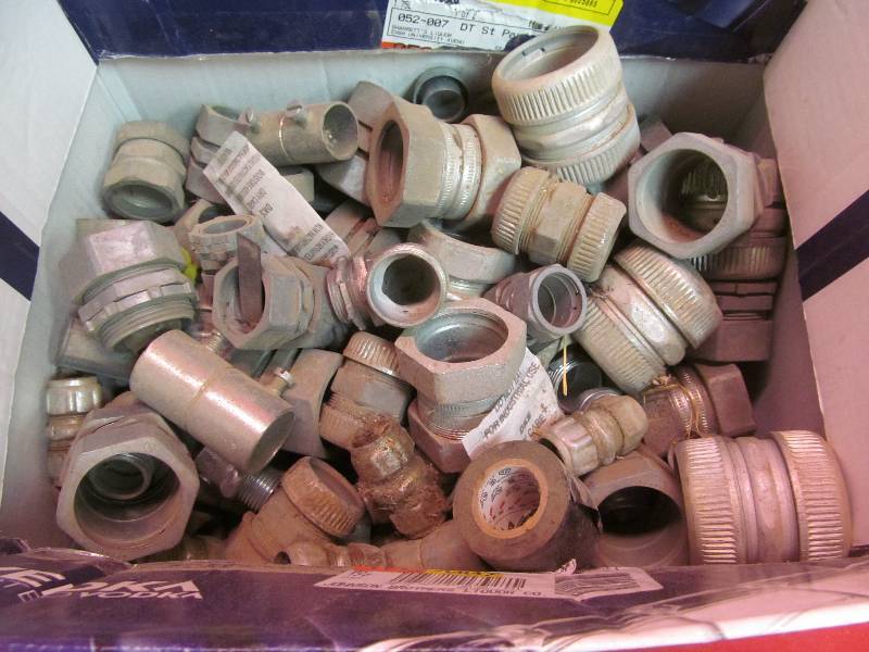 lot 27 image: couplings