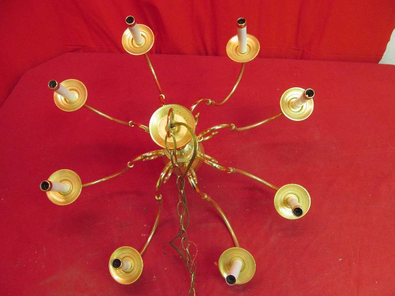 lot 32 image: ceiling fixtures