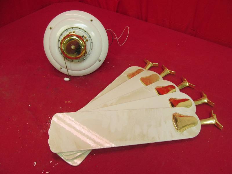 lot 34 image: ceiling fixtures