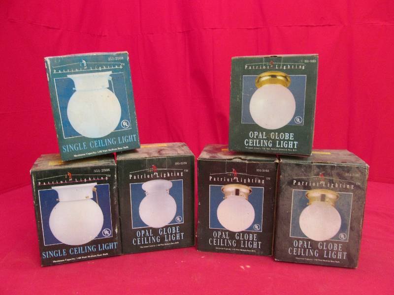 lot 59 image: light fixture