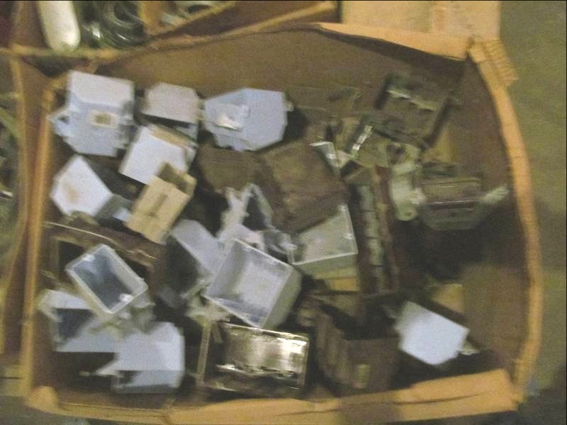 lot 77 image: outlet boxes