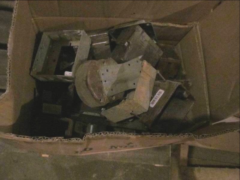 lot 86 image: outlet boxes