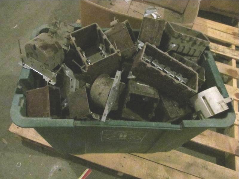 lot 98 image: outlet boxes