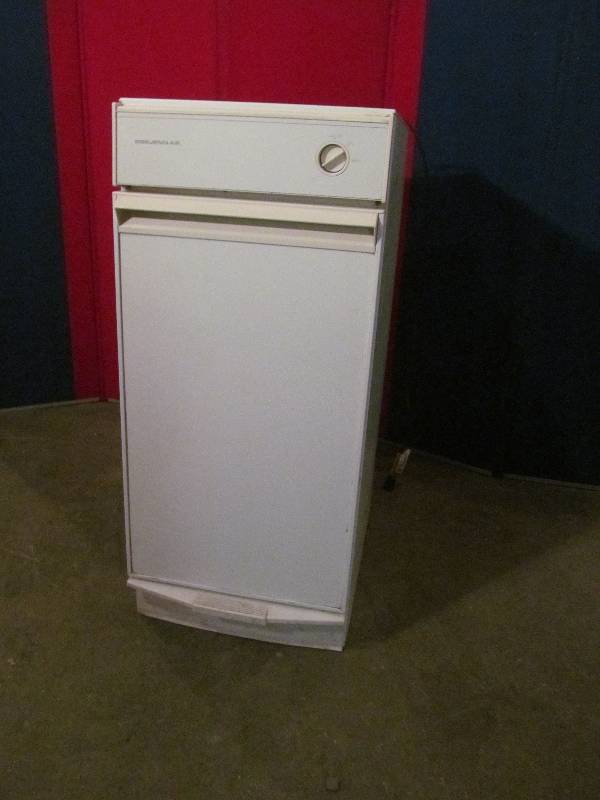 lot 107 image: trash compactor