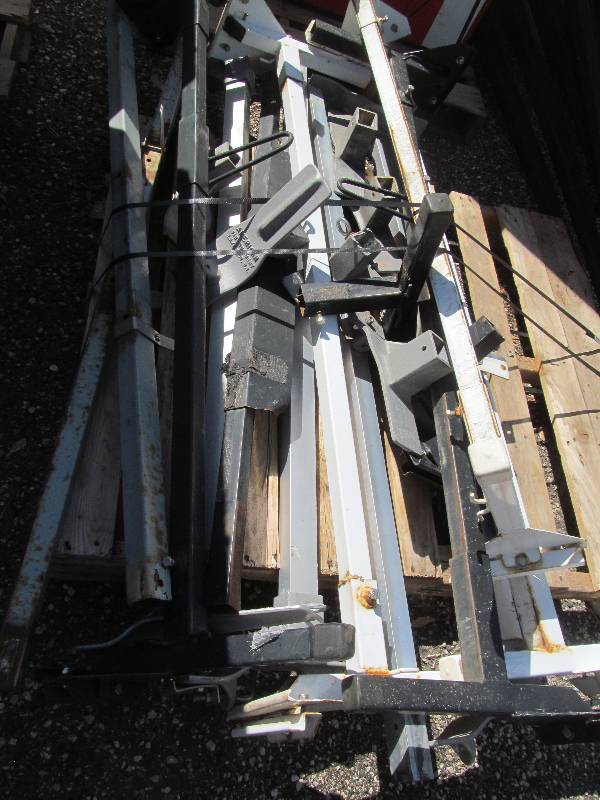 lot 120 image: ladder rack