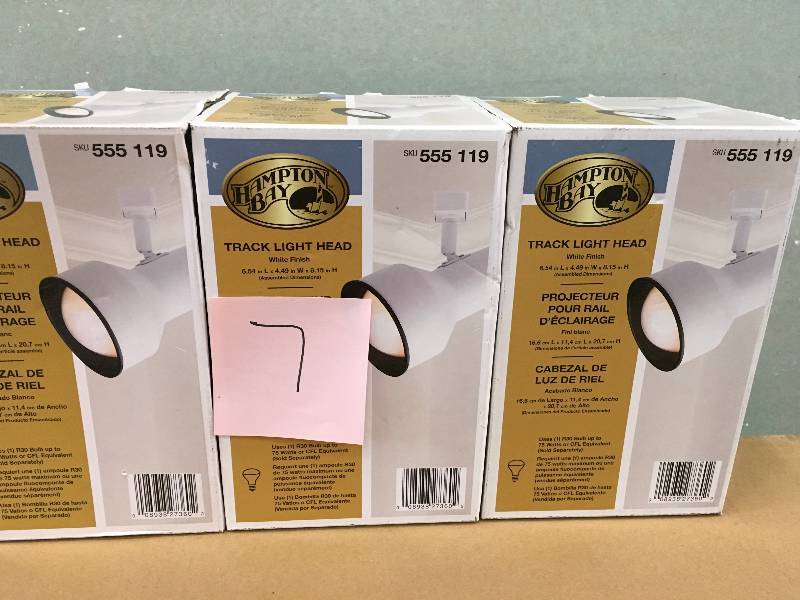 lot 7 image: HAMPTON BAY TRACK LIGHTING RPAR30 WHITE LINEAR STEP CYLINDER TRACK LIGHTING HEA R30 STEP CYLINDER TRACK 6.89H X 4.49W X 008938273602