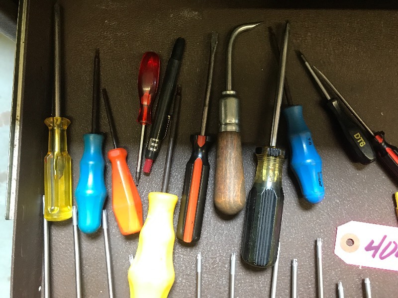 lot 404 image: LOT OF TORX AND OTHER DRIVERS
