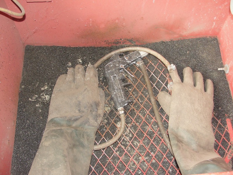 CLARKE SANDBLASTING CABINET