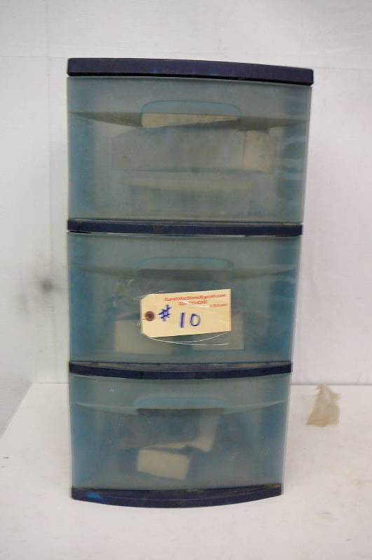 lot 10 image: Bin With Lock Parts