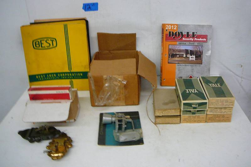 lot 11 image: Bin With Lock Parts