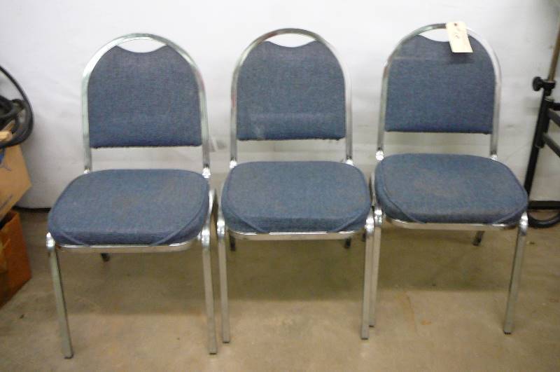lot 18 image: 3  Blue Stackable Chairs