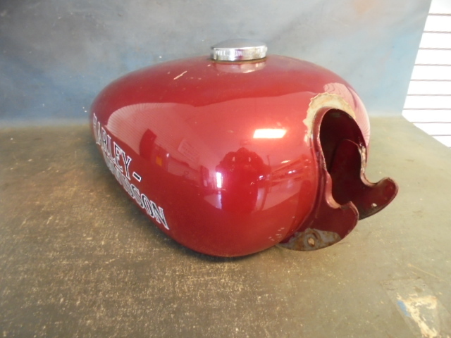 lot 7 image: Harley Davidson Motorcycle Fuel Tank