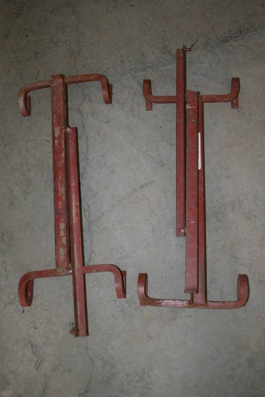 lot 17 image: Ladder Jacks