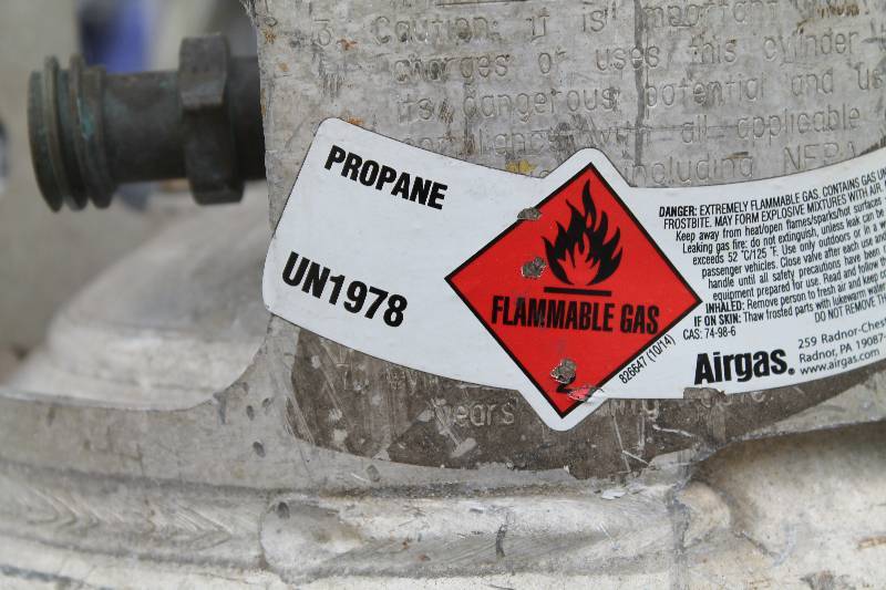 lot 9 image: Forklift Propane Cylinder